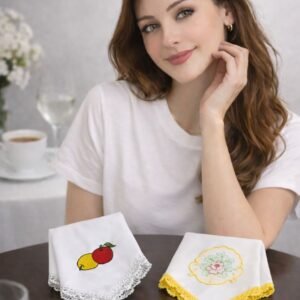 Modelo Con Servilletas Artesanales Bordada scon Orilla Tejida A Mano